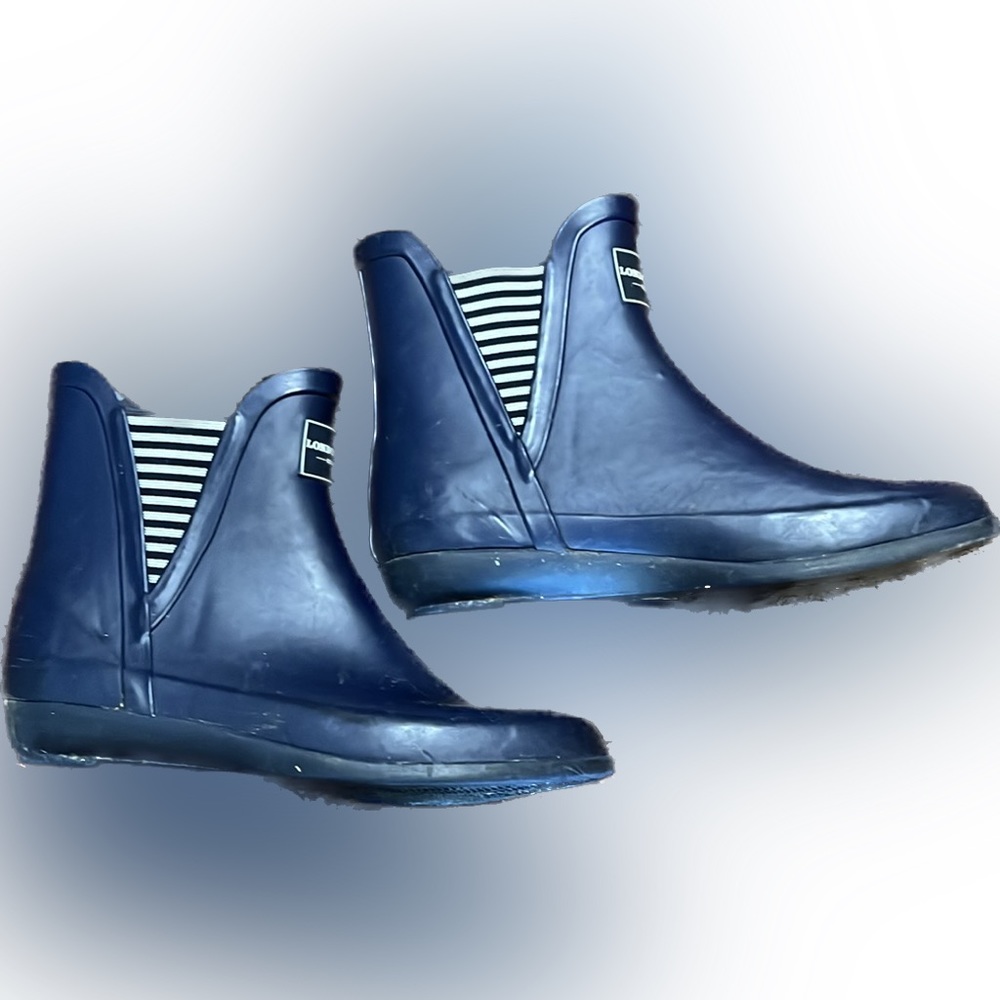 CLEARANCE:  London Fog Navy Rainboots | 8